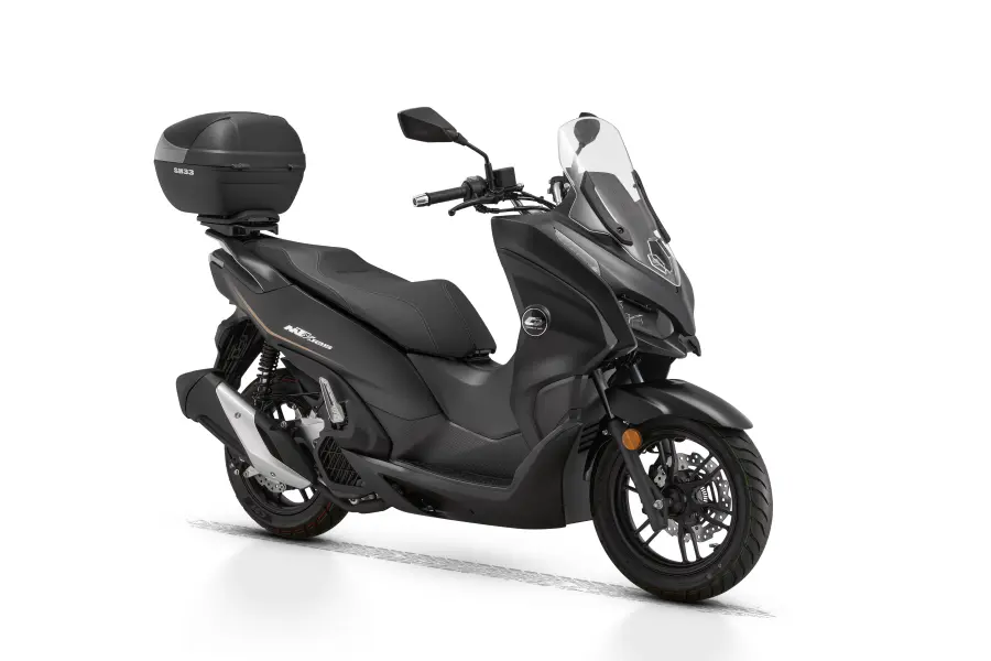 360 изглед на хибриден скутер QJ Motor MTX 125 черен мат – преден десен ъгъл