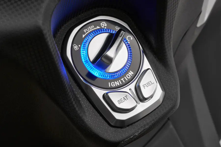 Безключово запалване Keyless система и контактен ключ на скутер QJmotor MTX 125